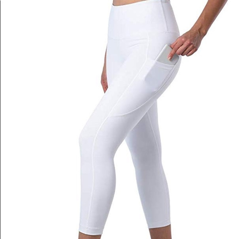 White pocket crop leggings